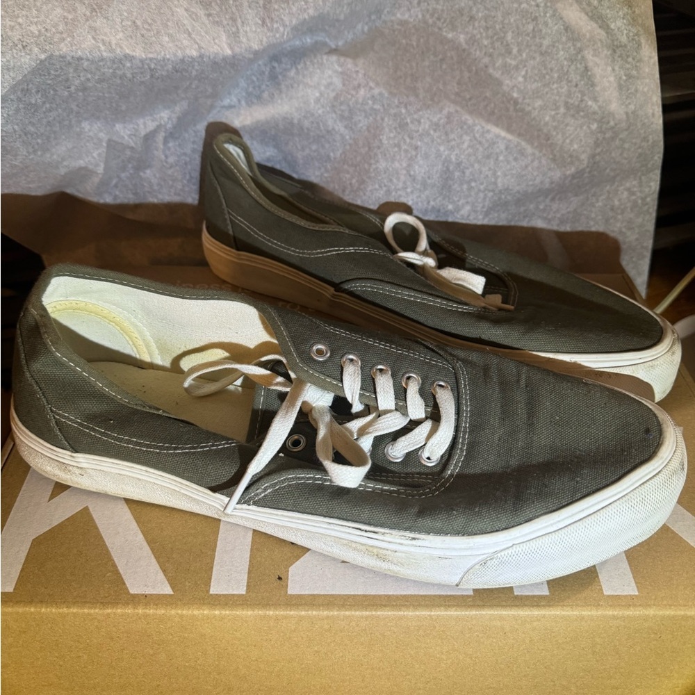 Forest green  and white skater sneakers excellent condition